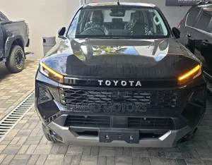 Toyota Hilux Active Mpya 2026 Nyeusi