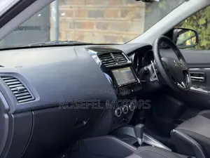 Mitsubishi RVR 2019 White