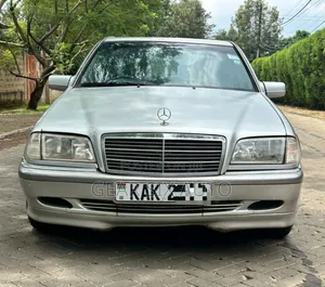 Mercedes-Benz E200 1998 Nyeupe
