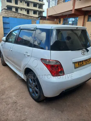 Toyota IST 2008