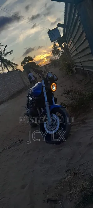 Honda CB 400 Cafe Racer 2004 Bluu
