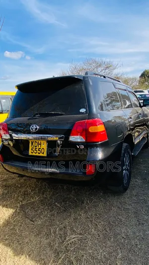 Toyota Land Cruiser V8 2014