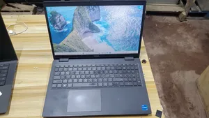 Laptopi Dell Latitude 3520 - 8GB RAM, Intel Core i5, 256GB SSD