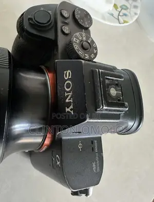 Kamera ya Sony A7S II Body - Mlango wa Betri Unahitaji Kutengenezwa