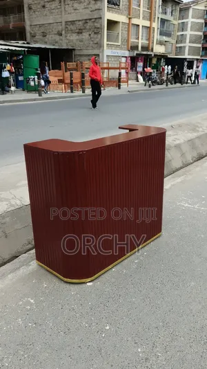 Burgundy Shade Reception Desk (4ft x 3.5ft)