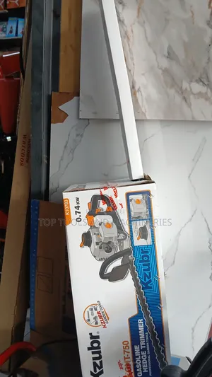 Kzubr KGHT-750 Hedge Trimmer