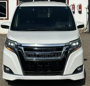 Toyota Esquire 2019 Nyeupe