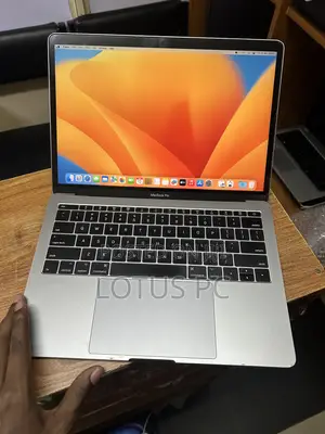Apple MacBook Pro 2017 13.3" Intel Core i5 8GB RAM 256GB SSD