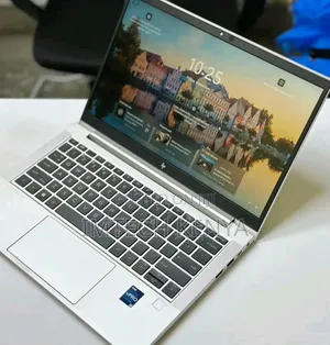 Laptop HP EliteBook 630 G10 16GB RAM 512GB SSD