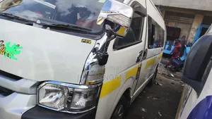 Toyota HiAce 2017 Bus ya Commuter