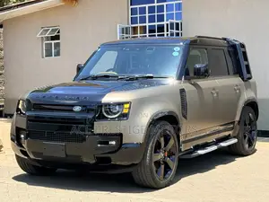 Land Rover Defender 2022 110 D300