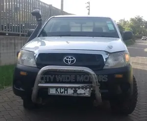 Toyota Hilux 2013 Nyeupe