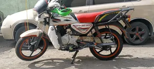 Bajaj Boxer 150 UG 2025 White