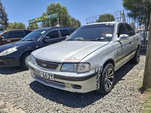 Nissan Sunny 2002 Nyeupe