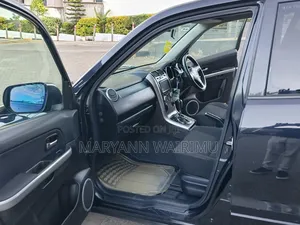 Suzuki Escudo 2010 Nyeusi