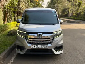 Honda Stepwgn Spada Hybrid 2018 Silver