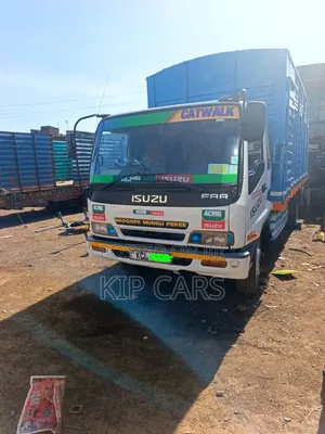 Treni ya Isuzu FRR 33 Bodaboda Iliyofungwa