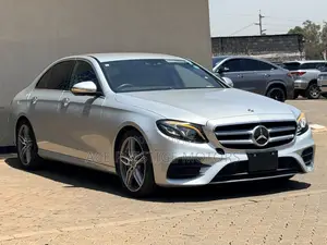 Mercedes-Benz E200 2019 Nyeupe