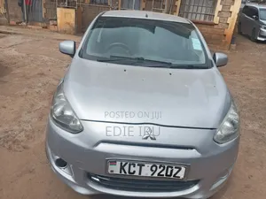 Mitsubishi Mirage 2012 Kijivu