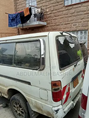 Toyota HiAce 1998 - Usafiri Binafsi wa Shule