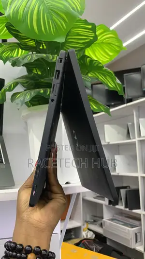 Dell Latitude 7390 2-in-1 Laptop