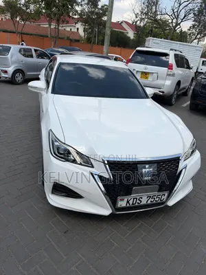 Toyota Crown Hybrid 2018 Nyeupe