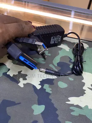 USB 3.0 kwa SATA Adapter ya 2.5" & 3.5" HDDs/SSDs na 12V Adapter