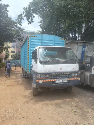 Mitsubishi FH Lori la Box