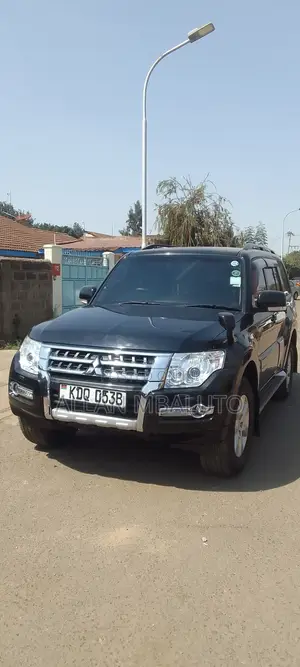 2018 Mitsubishi Pajero - Black