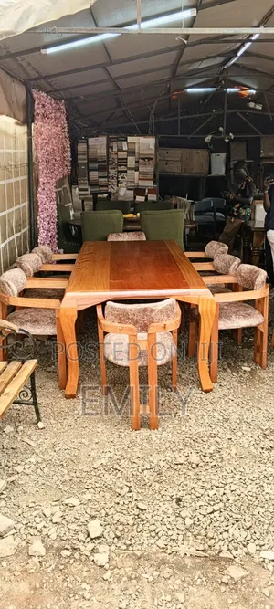 Meza za Kula za Mahogany, Cypress, Meru Oak & Oakwood