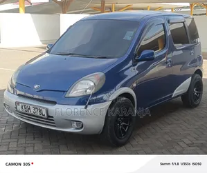 Toyota Fun Cargo 2003 Bluu