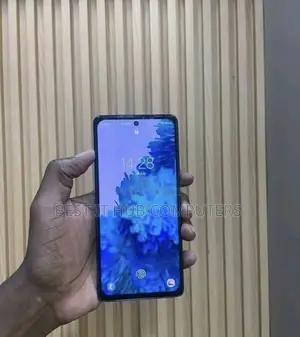 Samsung Galaxy S20 FE 5G 256GB Nyeusi (Refurbished)