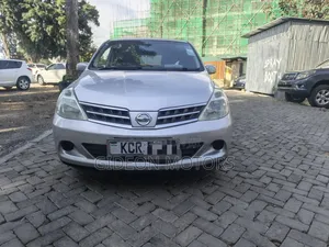 Nissan Tiida Hatchback 2012 Silver