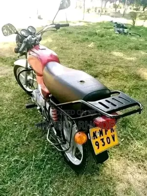Bajaj Boxer 2022 Nyekundu
