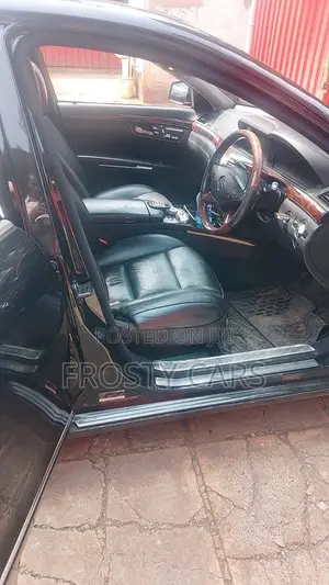 Mercedes-Benz S-Class S 500 BlueEFFICIENCY (W221) 2012 Nyeusi