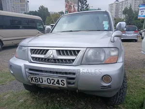 Mitsubishi Pajero 2006 Silver