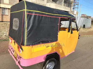 Piaggio Scooter 2019 Njano