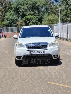 Subaru Forester 2013 Nyeupe