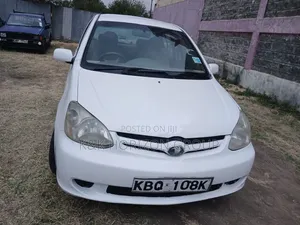 Toyota Platz 2000