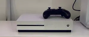 Xbox One S 1TB Console Iliyotumika