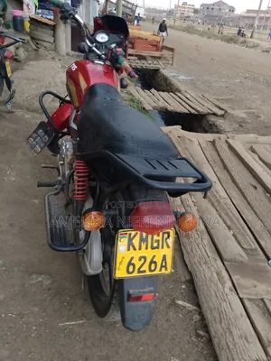 TVS HLX Plus ES 2025 Red