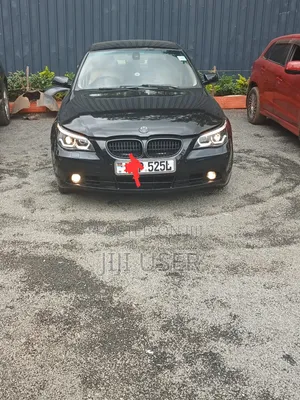 BMW 525i 2004 Nyeusi