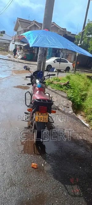 Honda Sport Bike 2025 Nyekundu