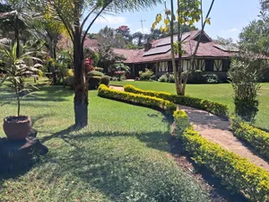 6 Bedroom Bungalow for Sale in Karen Miotoni
