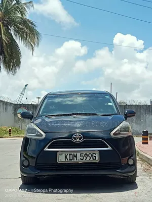 Toyota Sienta 2016 Nyeusi Matt