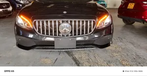 Mercedes-Benz E200 2017 Nyeusi