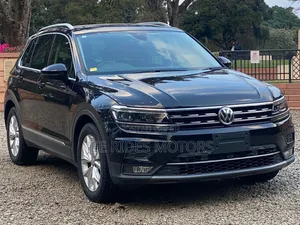 Volkswagen Tiguan 2019 Haijasajiliwa Nyeusi Matt