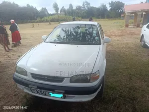 Toyota Corolla 1.3 Sedan 1996 White
