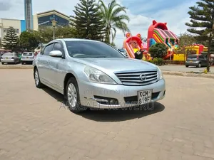 Nissan Teana 2010 Nyeupe