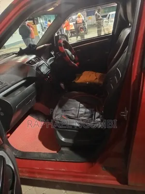 Suzuki Swift 2014 Nyekundu